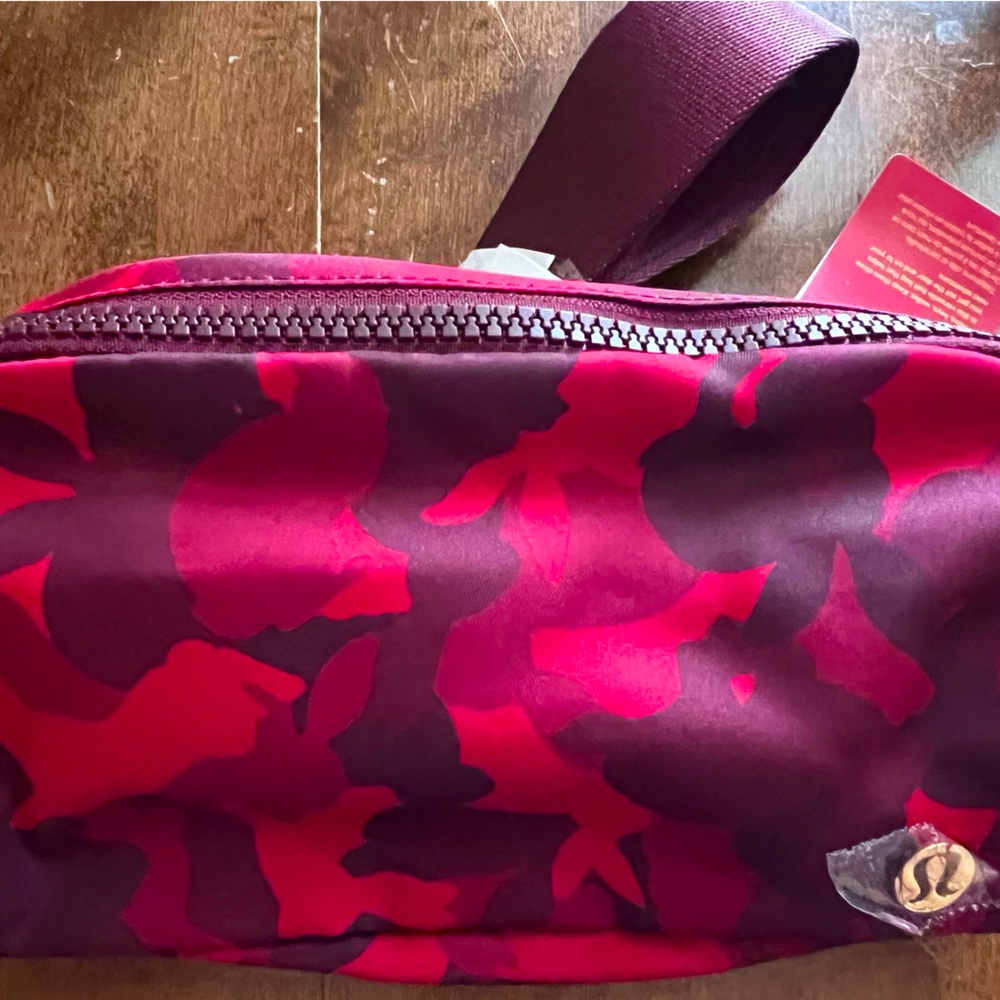 Lululemon everywhere belt bag - 1L red rabbit
